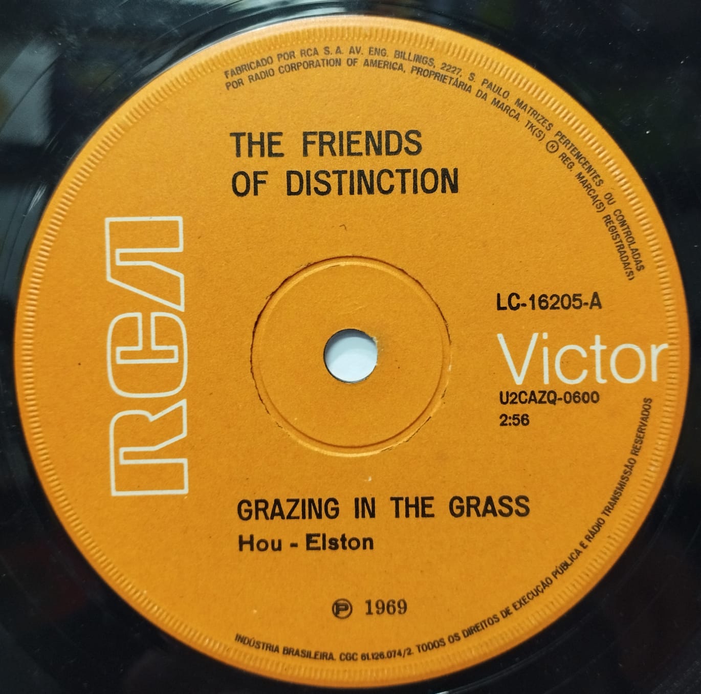 The Friends of Distinction ‎– Grazing In The Grass (Compacto)