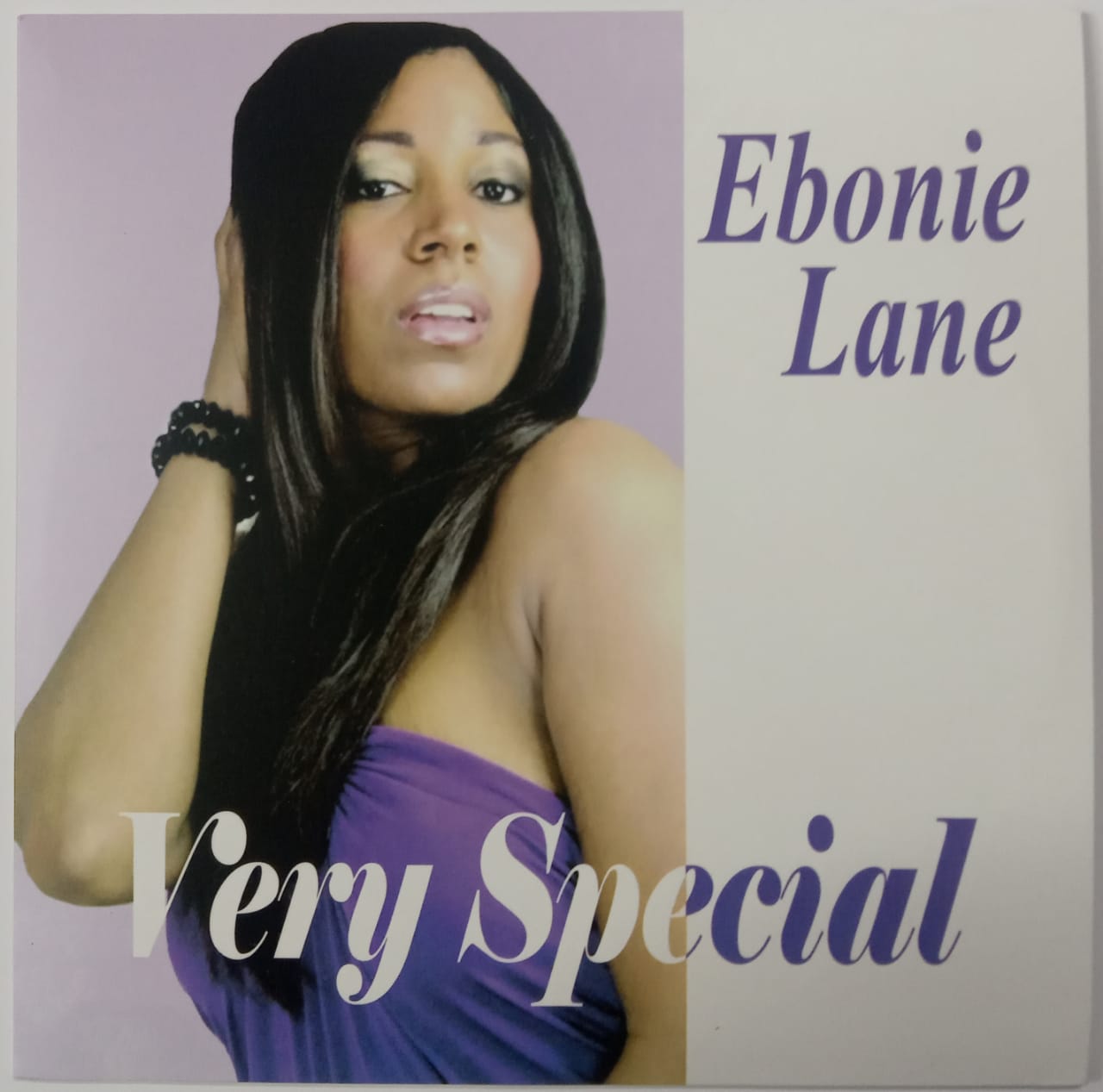 Ebonie Lane – Very Special (Compacto)